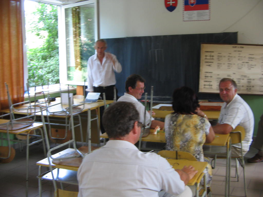 takto sme asi sedávali v triede (6)