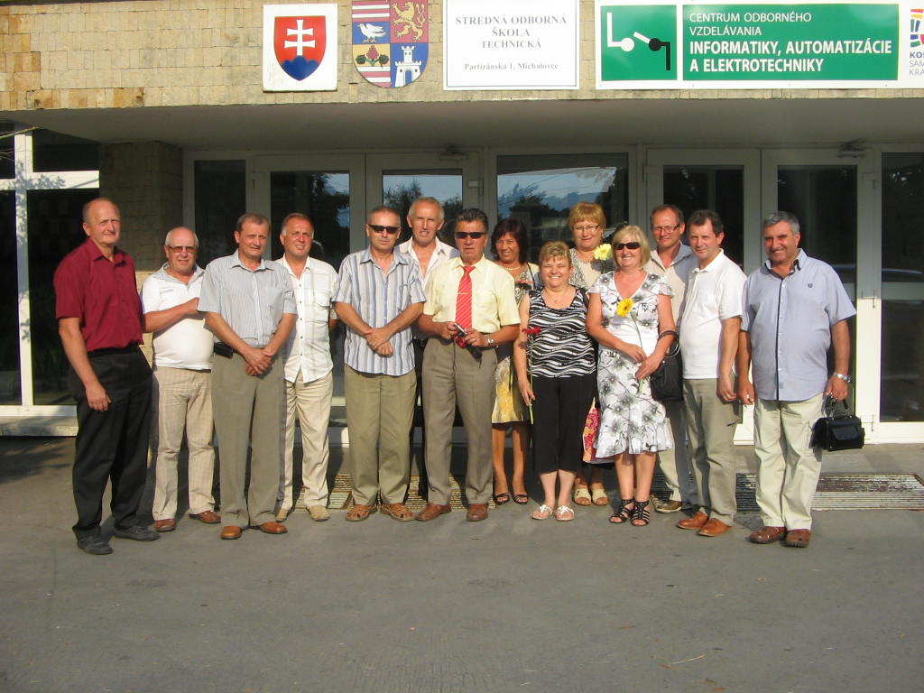 2012 07 07  stretnutie pred školičkou (1)